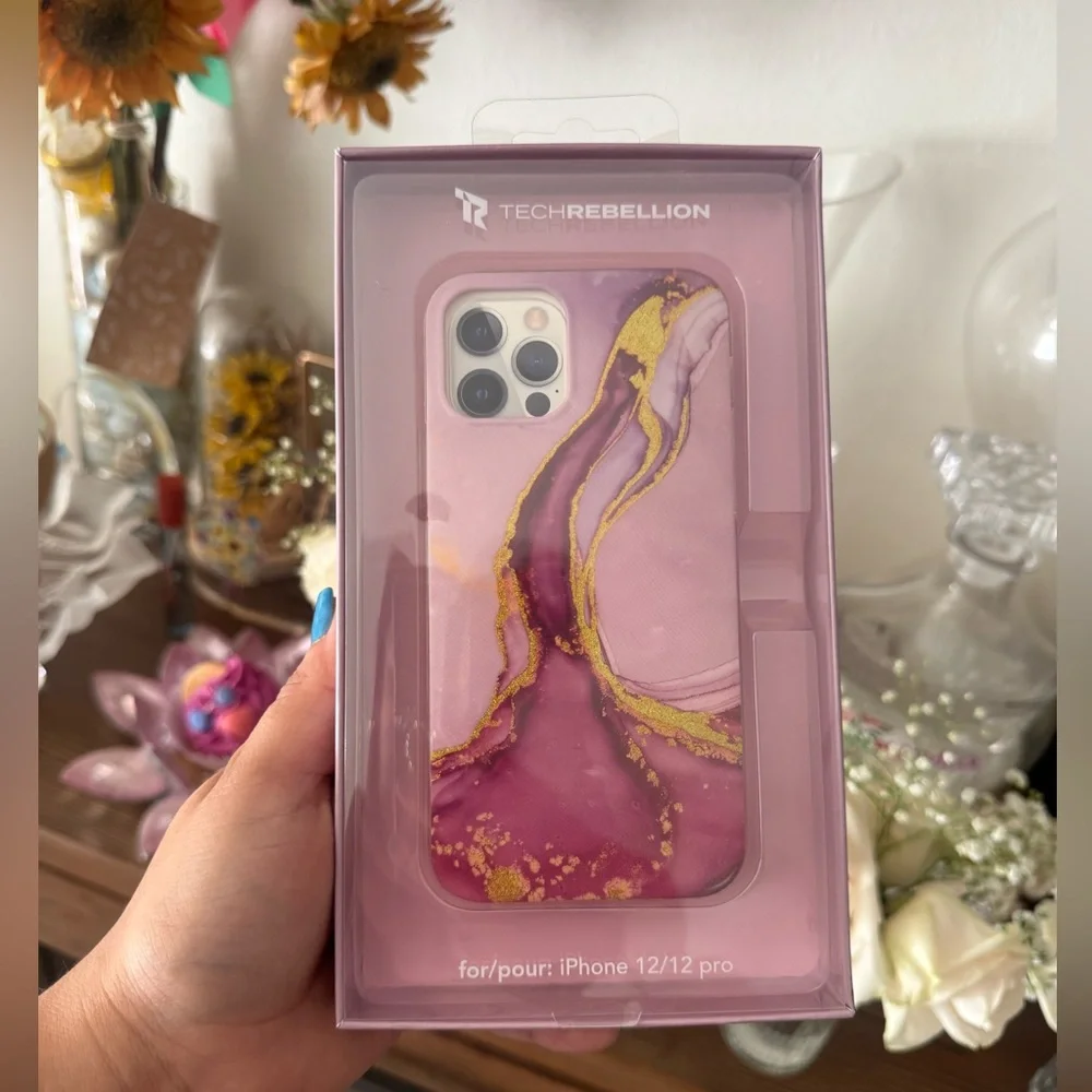 Tech rebellion Elegant Marble Phone Case with Gold Accents iPhone 12/12pro